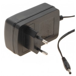 AC adapter from 100 - 240VAC to 12VDC 3 Amp
